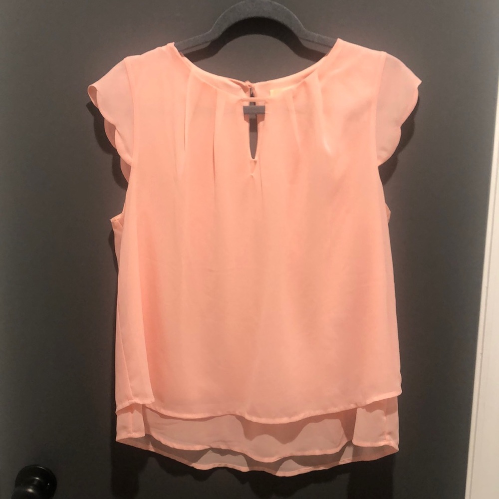 Scallop sleeved blouse